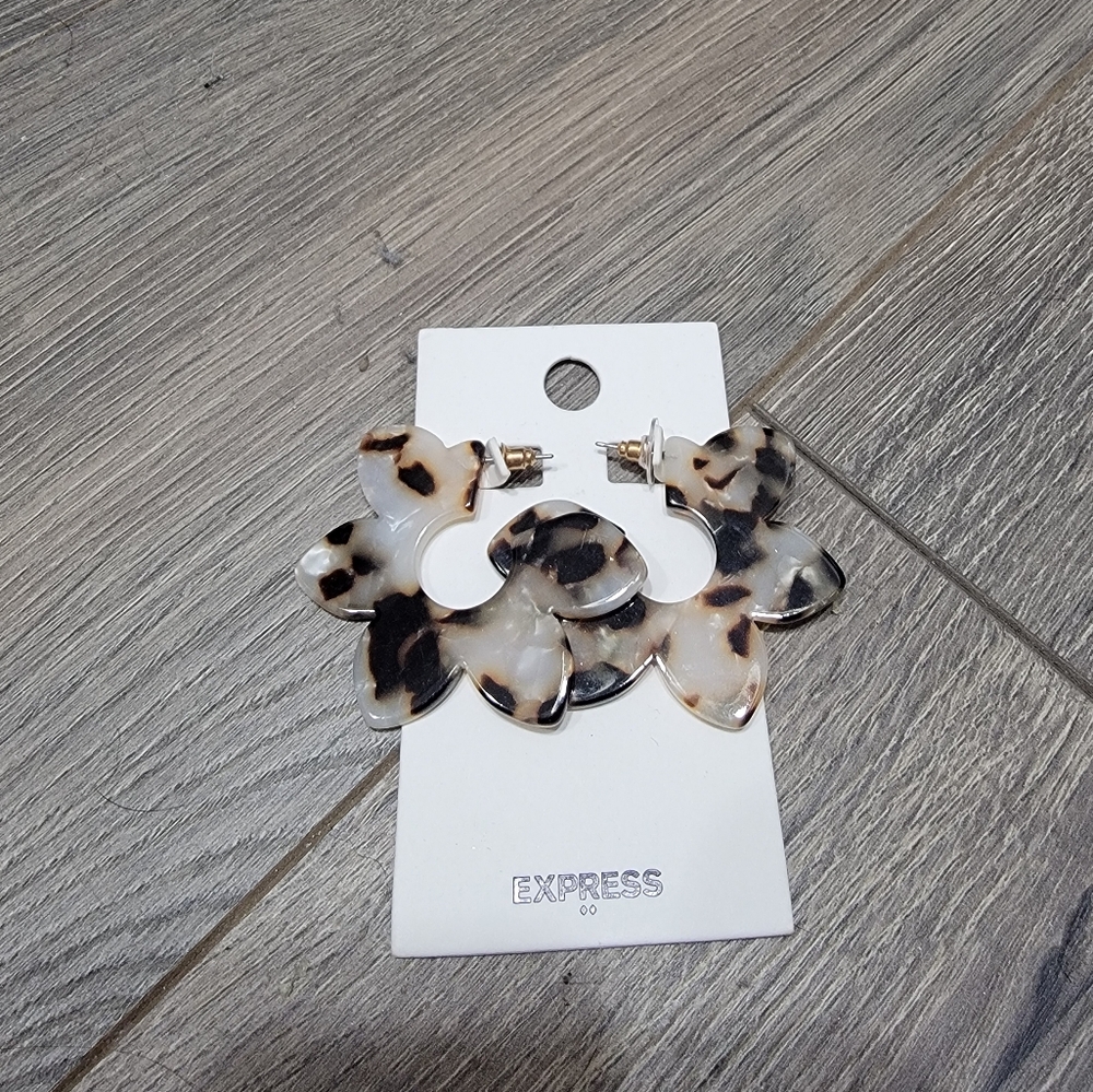 EXPRESS FAUX TORTOISE SHELL  EARRINGS NEW WITH TAG